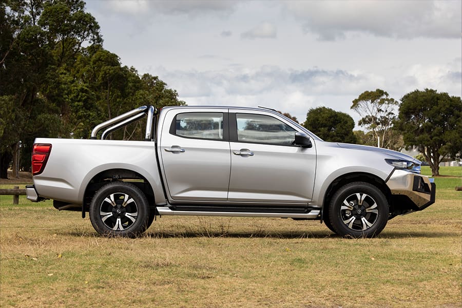 Mazda BT-50 LE 2023 side view