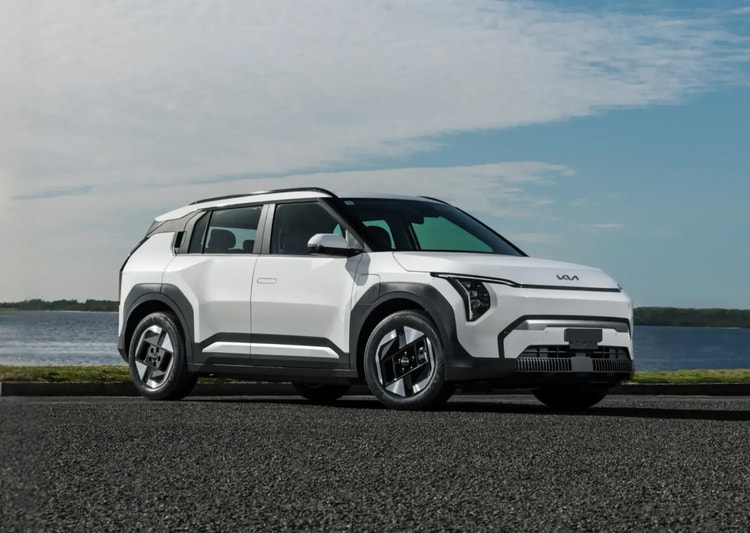 Novate a Kia EV3 Air Standard Range Auto 2WD MY26 through Maxxia novated leasing today.