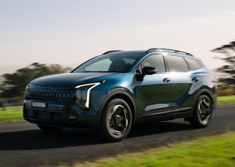 Novate a Kia Sportage HEV GT-Line Auto FWD MY26 through Maxxia novated leasing today.