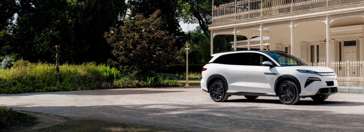 Novate a BYD SEALION 8 Premium through Maxxia novated leasing today.