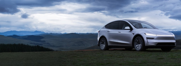 Novate a Tesla Model Y L Premium Auto AWD through Maxxia novated leasing today.