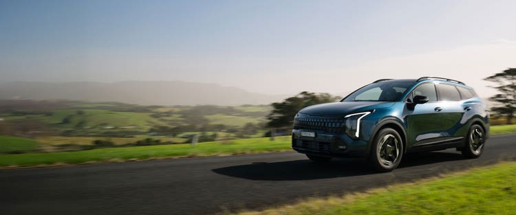 Novate a Kia Sportage HEV GT-Line Auto FWD MY26 through Maxxia novated leasing today.