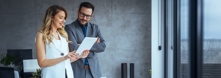 girl talking to a colleague