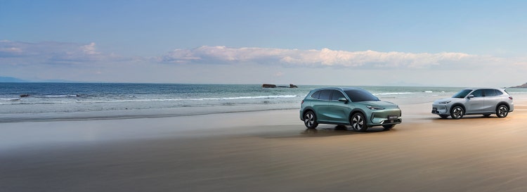 Geely novated lease through Maxxia, contact Maxxia novated leasing team today.