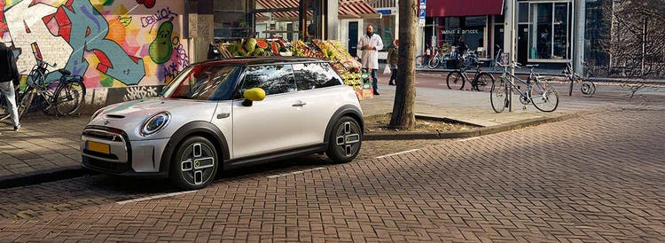 Mini novated lease through Maxxia, contact Maxxia novated leasing team today