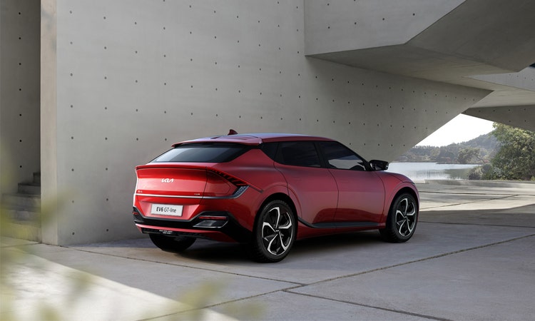 Novate a Kia EV6 lease through Maxxia and you could potentially save on tax. Contact Maxxia novated leasing team today.