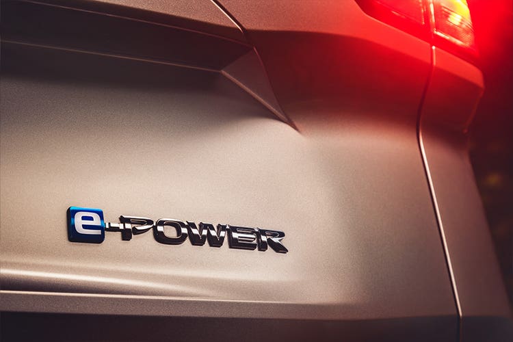 Nissan X-TRAIL e-POWER badge