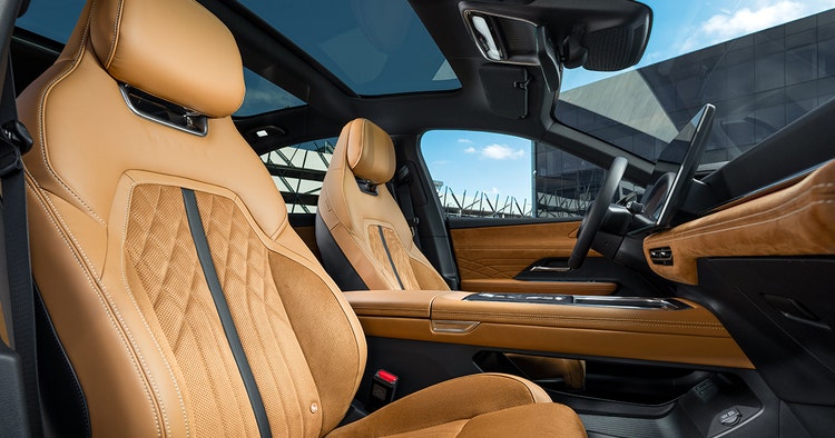 Mazda 6e front seat cabin. Contact Maxxia novated lease team and novate a Mazda 6e through Maxxia today.