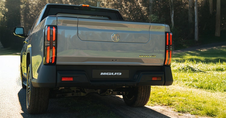 MG U9 rear exterior view. Novate an MG U9 through Maxxia today.