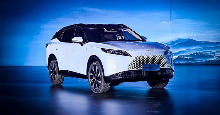 Chery Omoda SUV front exterior view available on a novated lease through Maxxia in Australia.