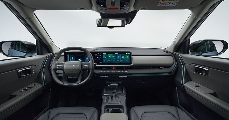 Kia Seltos interior dashboard and cabin view available for a novated leasing with Maxxia.