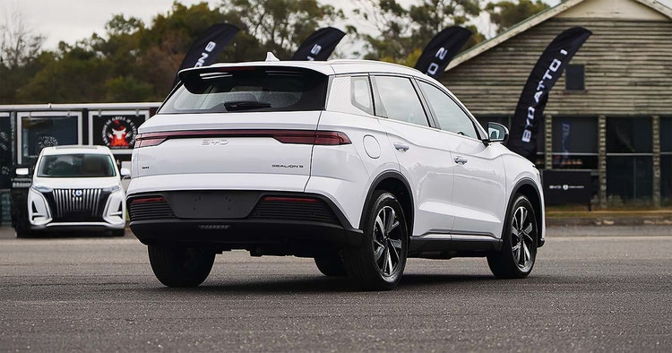 BYD Sealion 5 exterior rear view. Contact Maxxia novated lease team today for a BYD Sealion 5 novated lease.