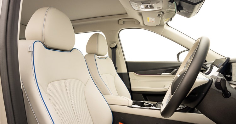 Toyota RAV4 interior cabin view available for a novated lease with Maxxia.