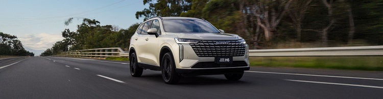 GWM Haval H6 front exterior view. Novate a GWM Haval H6 through Maxxia.