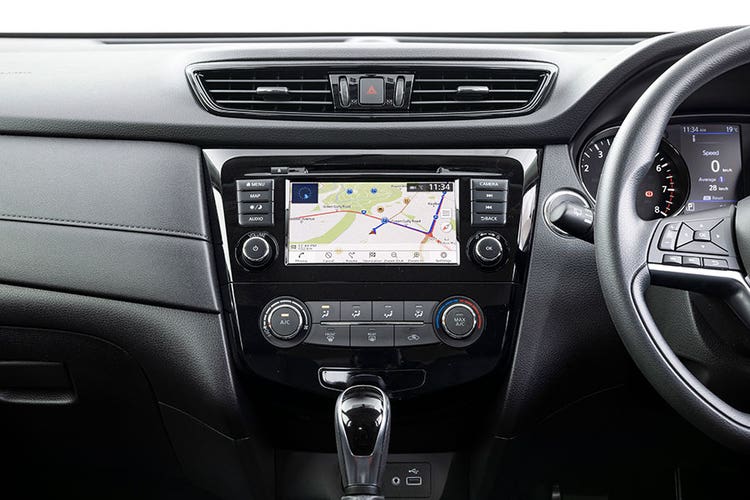 Nissan X-TRAIL ST+ interior