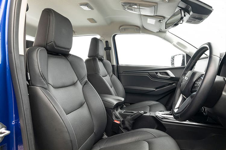 Isuzu D-MAX LS-U+ interior