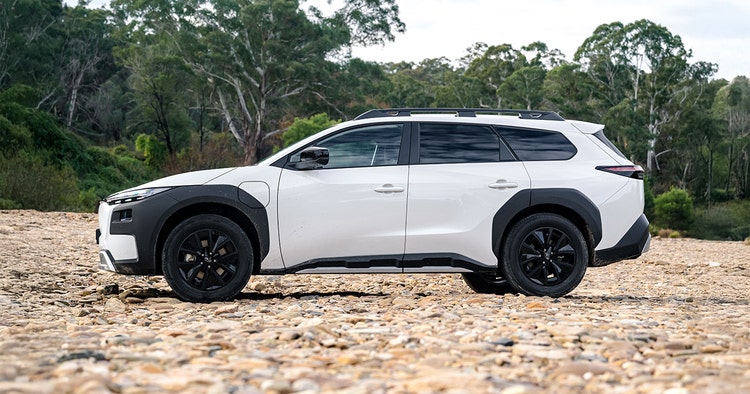 Subaru Trailseeker side exterior view available for a novated leasing with Maxxia.