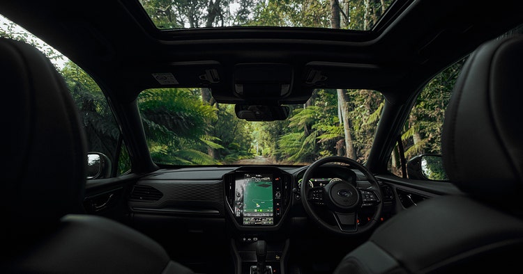 Subaru Forester AWD Sport Hybrid front interior with sun roof. Novate a Subaru Forester AWD Sport Hybrid through Maxxia today.