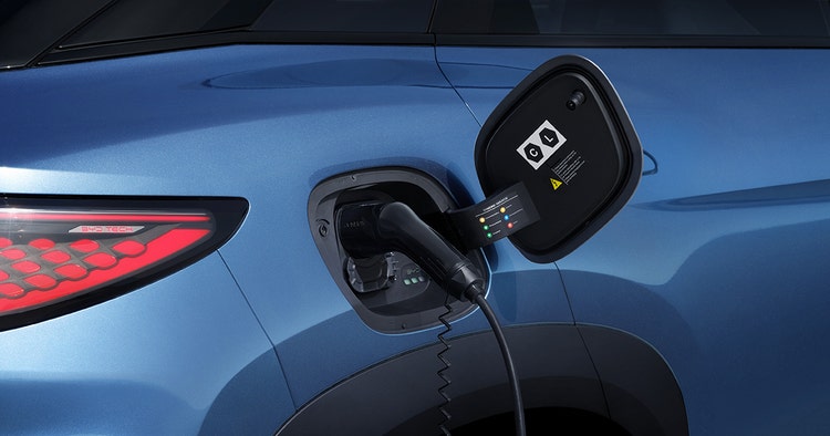 BYD Sealion fast charging exterior view. Contact Maxxia novated lease team today and novate a BYD Sealion lease through Maxxia.