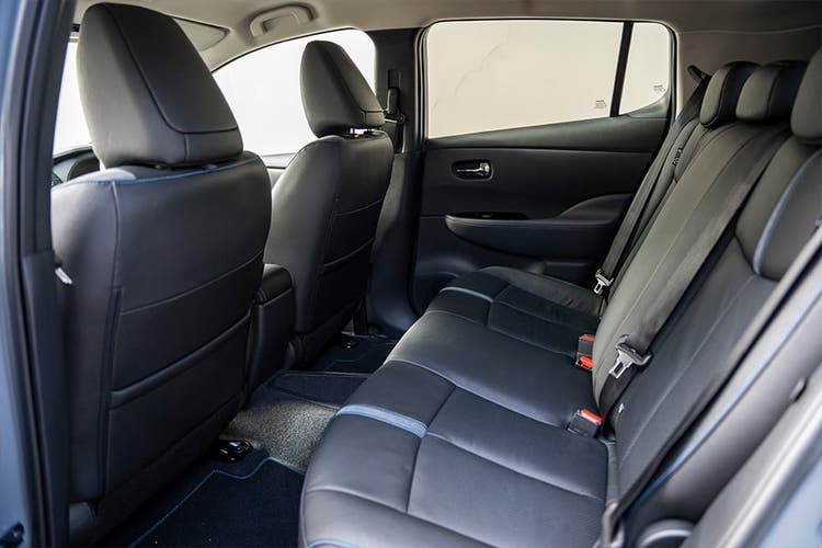 Nissan LEAF e+ 2022 interior