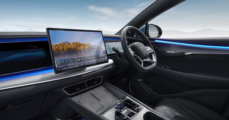 BYD Sealion interior dashboard view. Contact Maxxia novated lease team today on BYD Sealion novated lease.