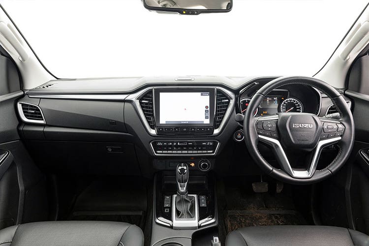 Hyundai i30 Sedan Hybrid 2024 interior