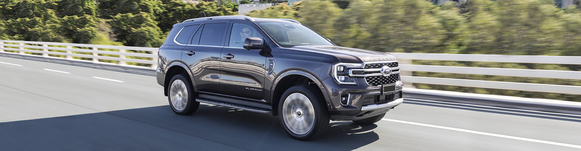 Ford Everest Platinum 2022 side