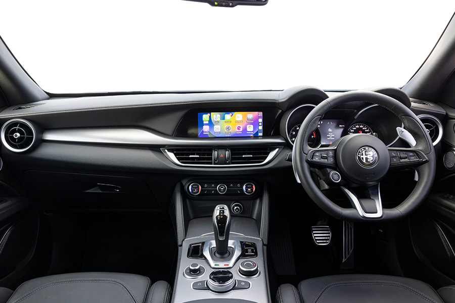 Alfa Romeo Stelvio Veloce 2022 interior