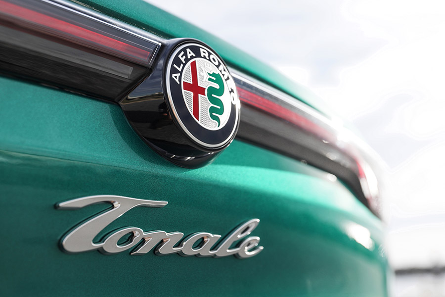 Alfa Romeo Tonale 2023 badge