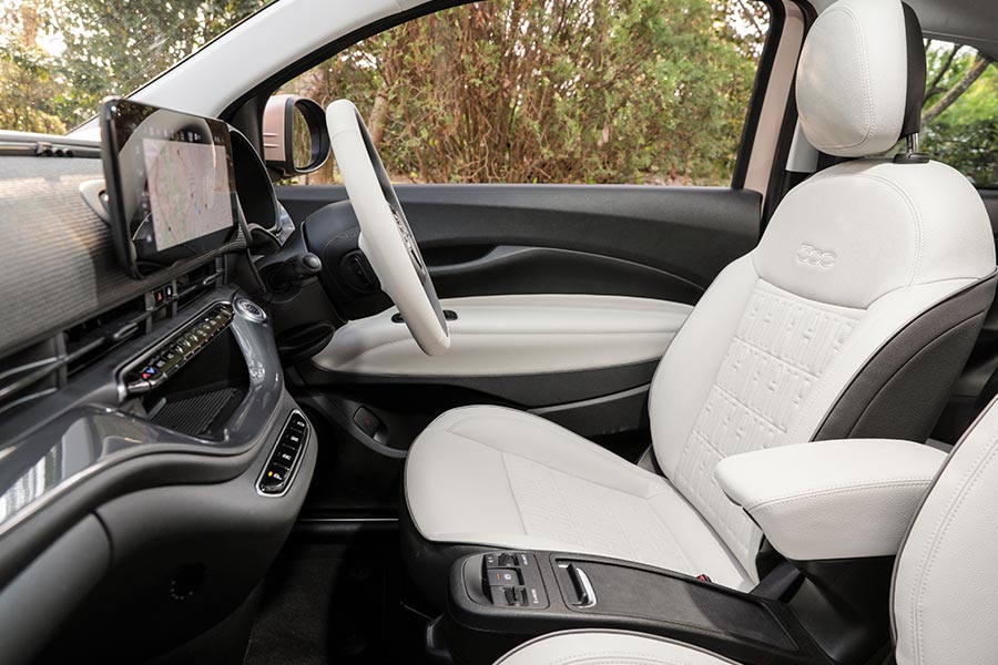 Fiat 500e 2023 interior