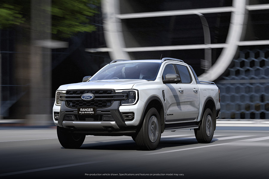 2025 Ford Ranger Plug-in Hybrid parked