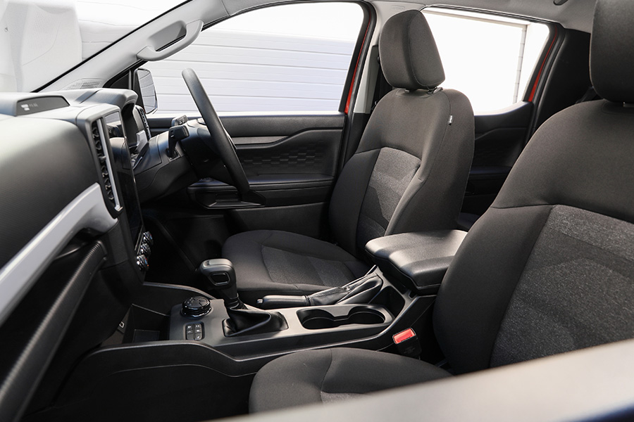 Ford Ranger XLS 2022 interior