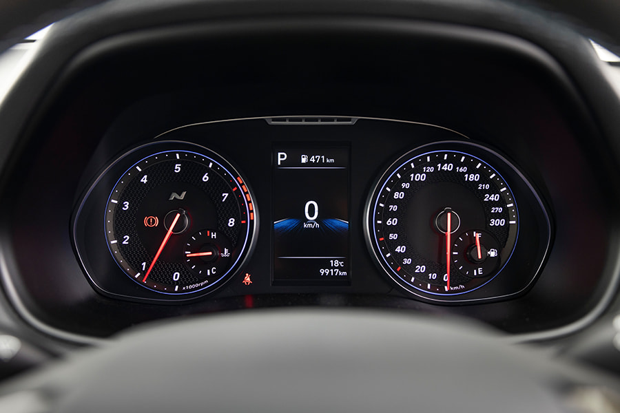 Hyundai i30 N Premium instruments