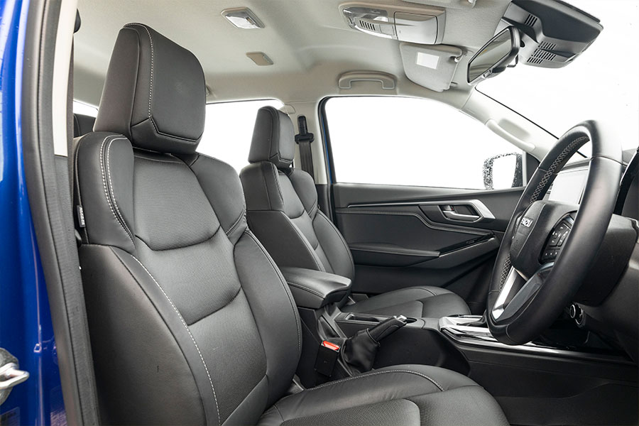 Isuzu D-MAX LS-U+ interior