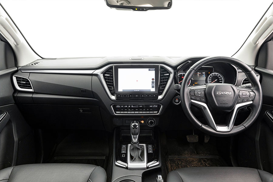 Isuzu D-MAX LS-U+ interior