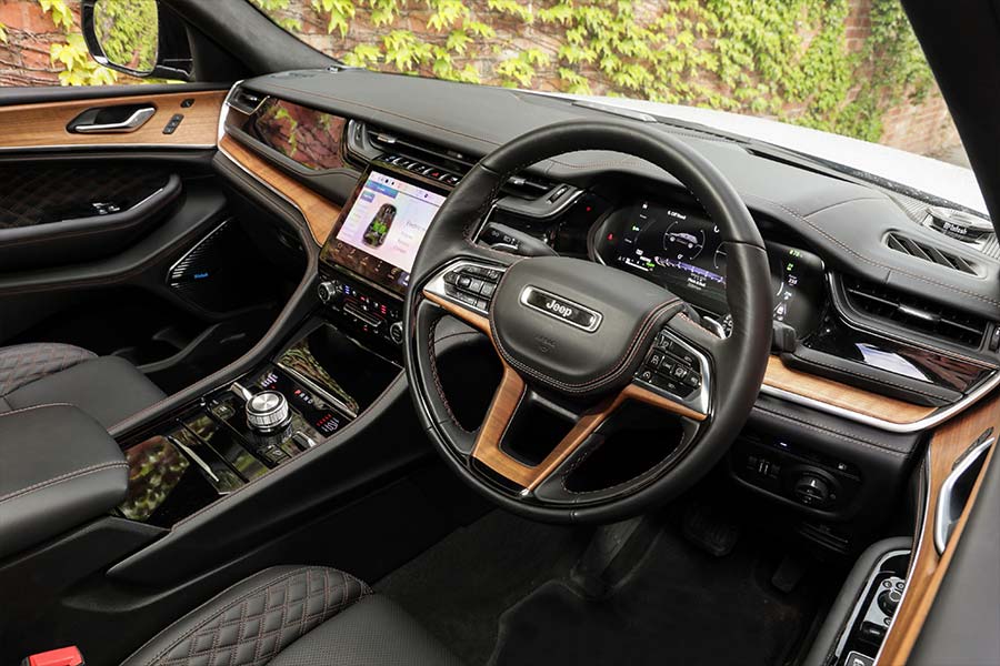 Jeep Grand Cherokee 4xe 2023 interior