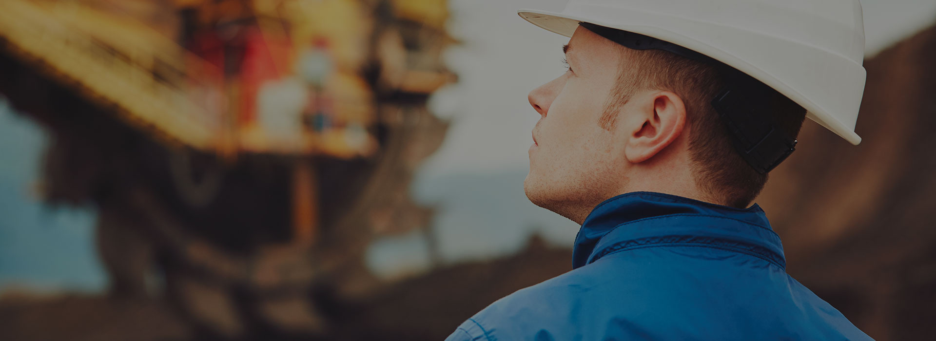 A mining engineer observing the site - Mining Resources.