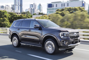 Ford Everest Platinum 2022 side