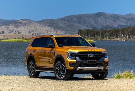 Ford Everest Wildtrak 2024 front side view